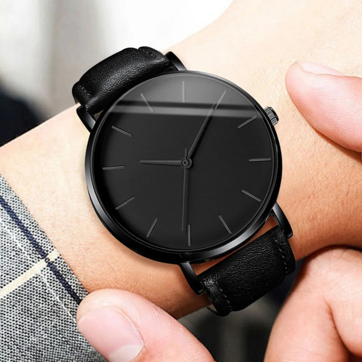 4PCS Fashion Men Business Watches Jewelry Set Simple Dial Quartz Wristwatch for Man Clock Relogio Masculino（Without Box）